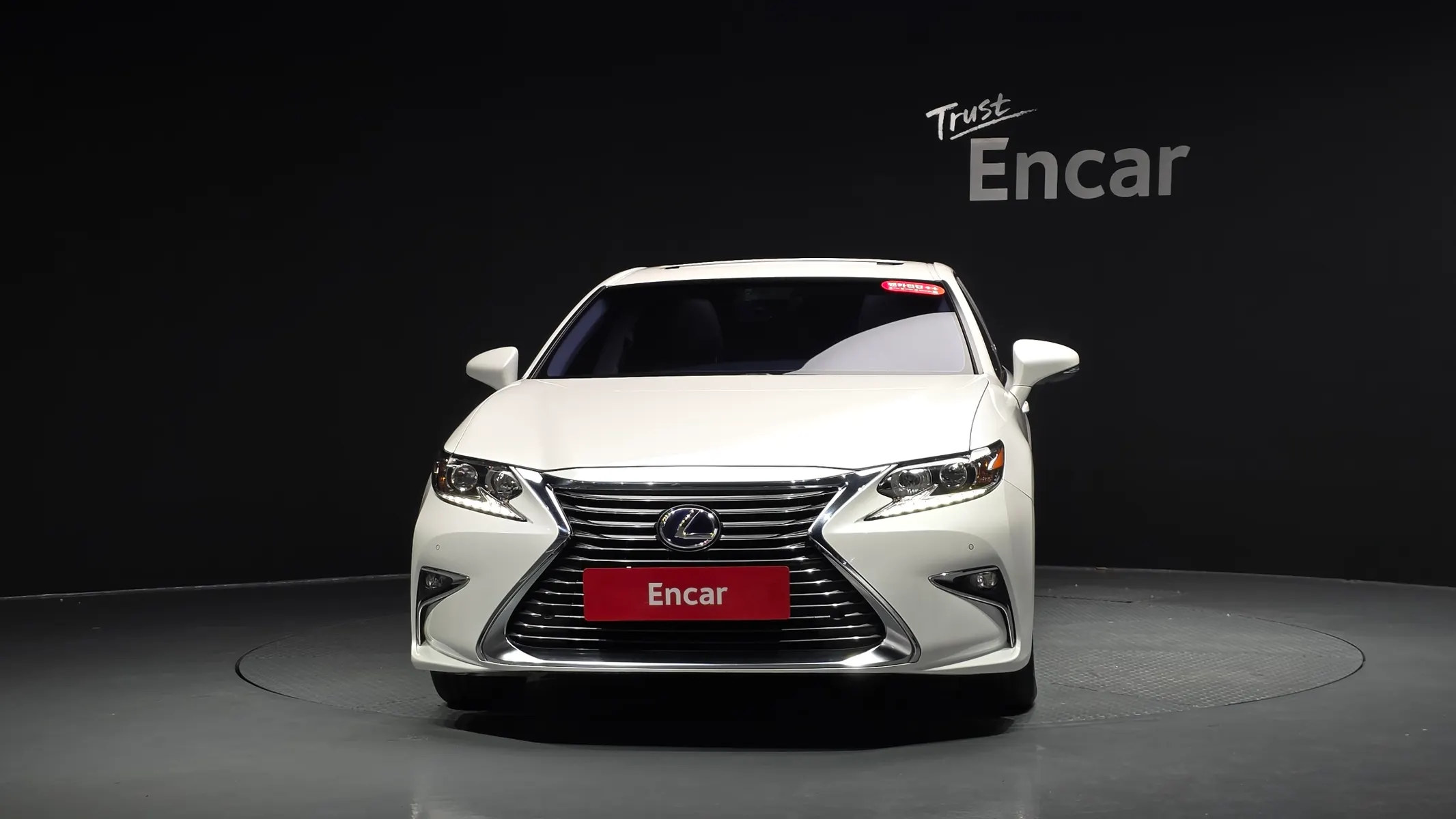Lexus ES300h 2017 2/5