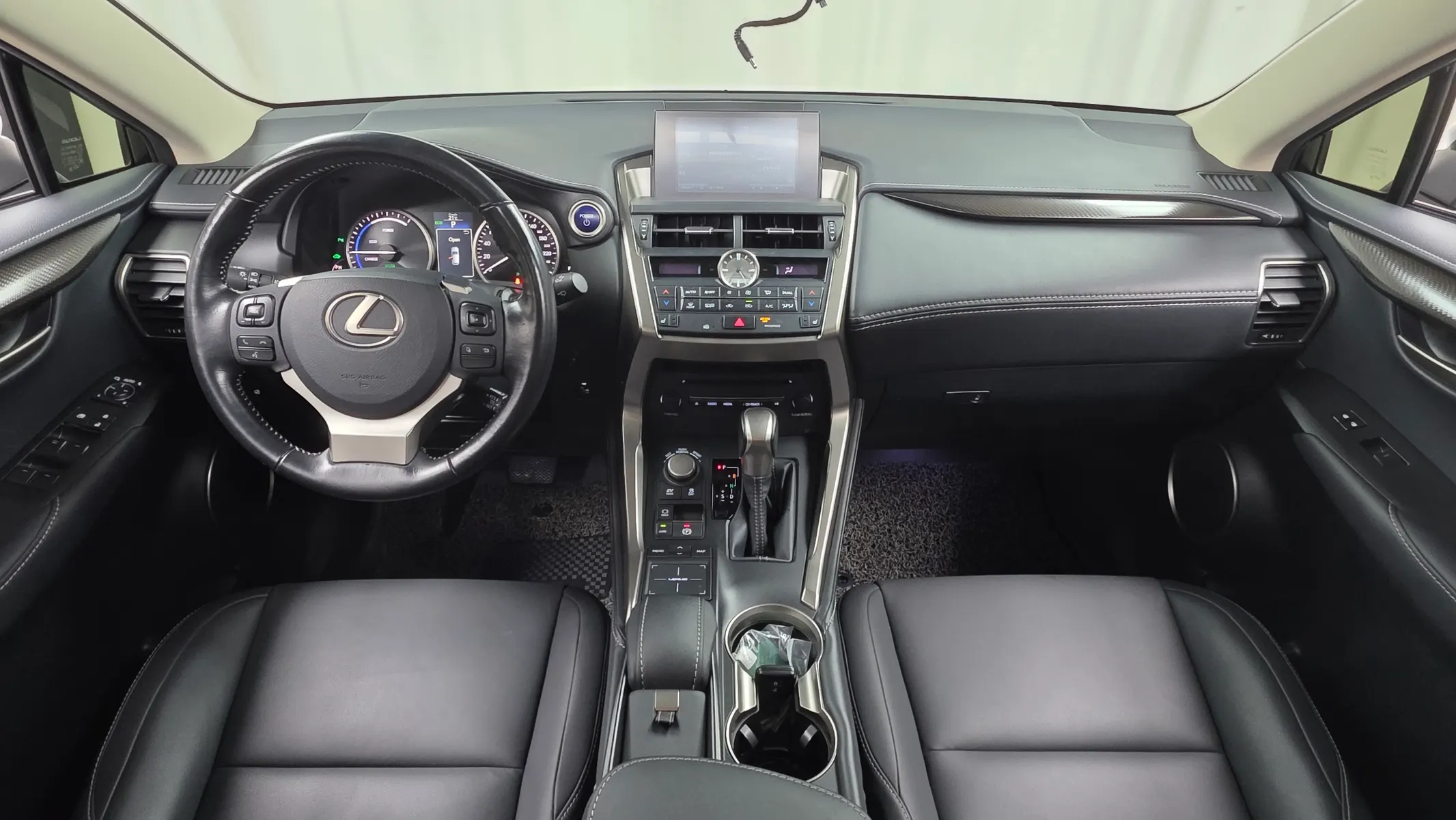 Lexus NX300h 2017 4/5