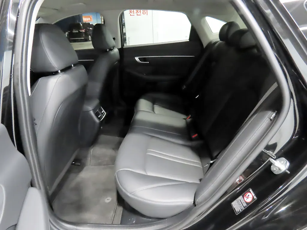Hyundai (DN8) 2021 4/5