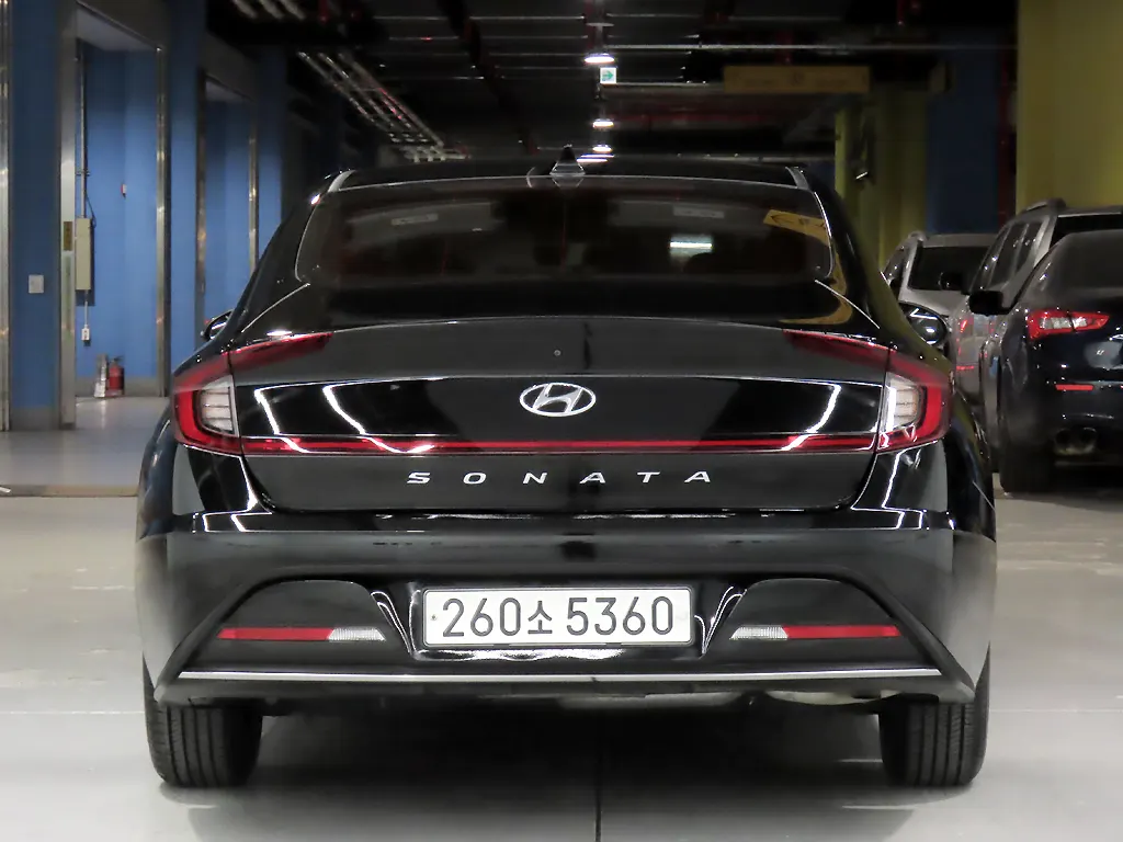 Hyundai (DN8) 2021 2/5