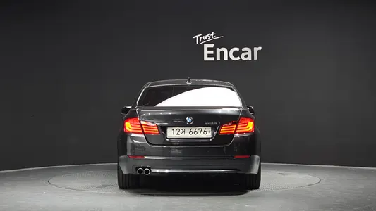BMW 5 Series (F10) 528i xDrive 2013 4