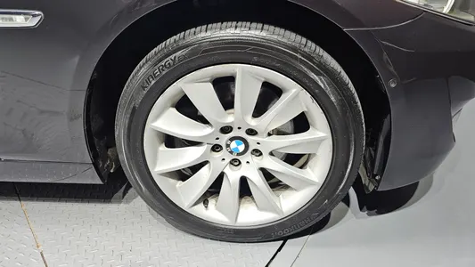 BMW 5 Series (F10) 528i xDrive 2013 5