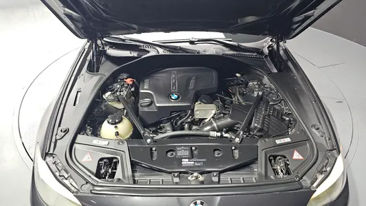 BMW 5 Series (F10) 528i xDrive 2013 6
