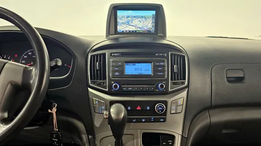 Hyundai Grand Starex 12 LPi 2015 15