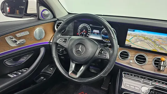 Mercedes-Benz E-Class W213 E300 2018 13