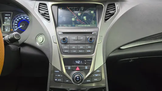 Hyundai Grandeur HG HG240 2014 17