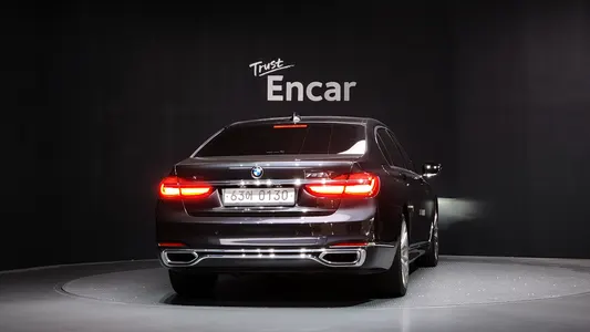 BMW 7 Series (G11) 750Li xDrive 2016 4