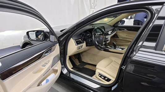 BMW 7 Series (G11) 750Li xDrive 2016 10
