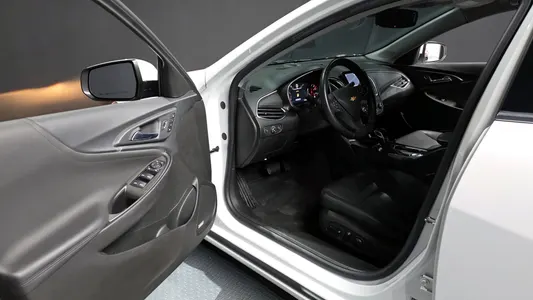 Chevrolet 말리부 2.0 LT 2021 10