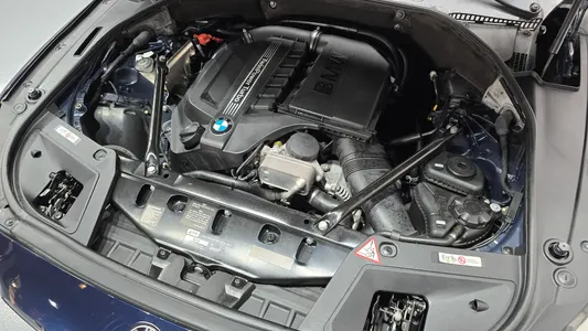 BMW 5 Series GT (F07) GT xDrive 2011 6