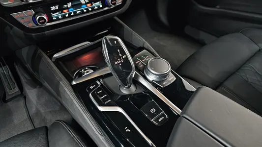 BMW 5 Series (G30) 523d M 2021 9