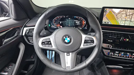 BMW 5 Series (G30) 523d M 2021 13