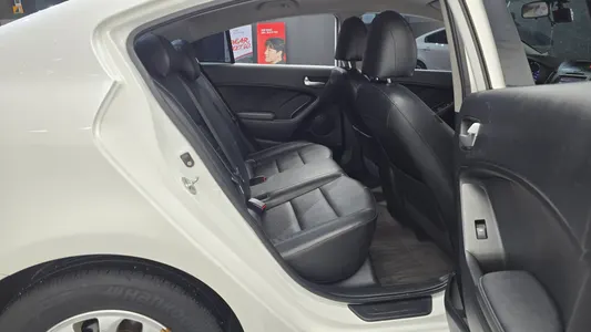Kia K3 2015 12