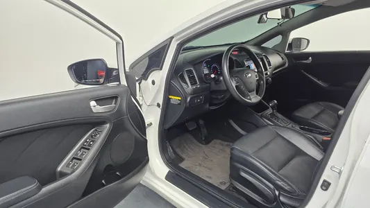 Kia K3 2015 10