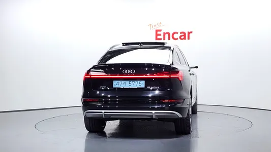 Audi e- 55 2021 4