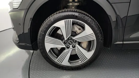 Audi e- 55 2021 5