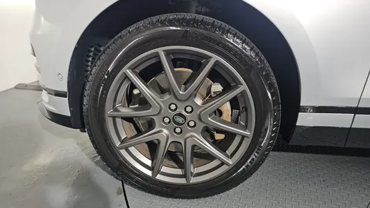 Land Rover 레인지로버 벨라 3.0 P400 HSE 2024 4