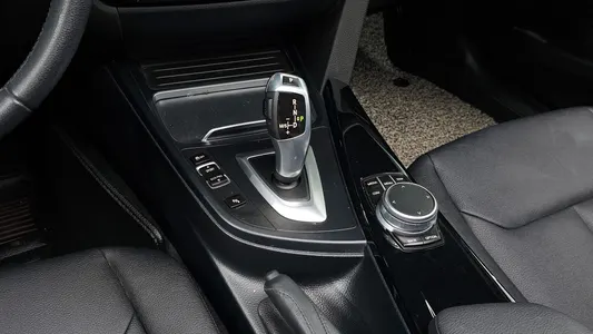 BMW 3 Series GT (F34) GT 320d xDrive 2017 9