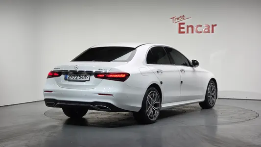 Mercedes-Benz E-Class W213 E220d 4MATIC AMG Line 2020