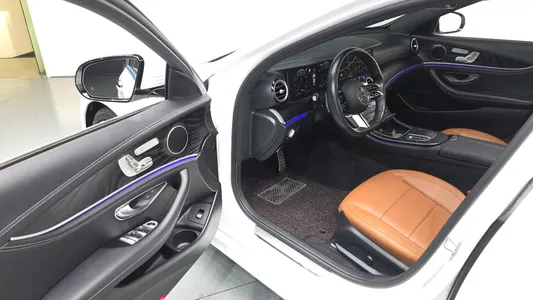 Mercedes-Benz E-Class W213 E220d 4MATIC AMG Line 2020 11