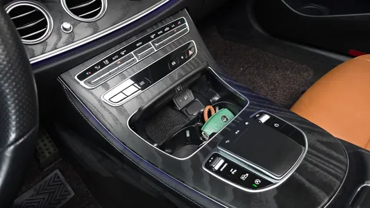 Mercedes-Benz E-Class W213 E220d 4MATIC AMG Line 2020 16