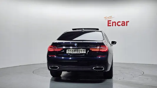 BMW 7 Series (G11) 740Li xDrive M 2017 4