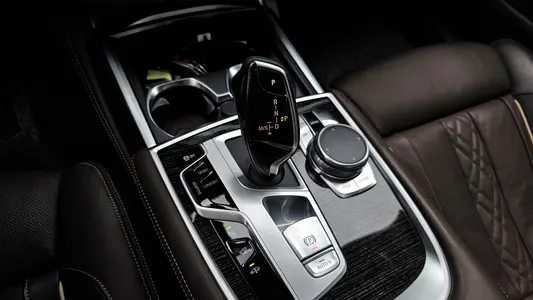 BMW 7 Series (G11) 740Li xDrive M 2017 9