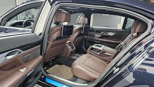 BMW 7 Series (G11) 740Li xDrive M 2017 11