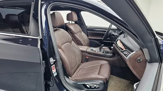 BMW 7 Series (G11) 740Li xDrive M 2017 12