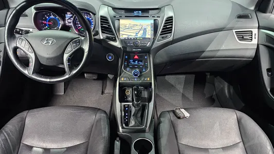 Hyundai 아반떼 1.6 VGT 2015 7
