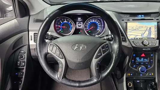 Hyundai 아반떼 1.6 VGT 2015 14