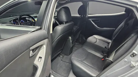 Hyundai 아반떼 1.6 VGT 2015 18