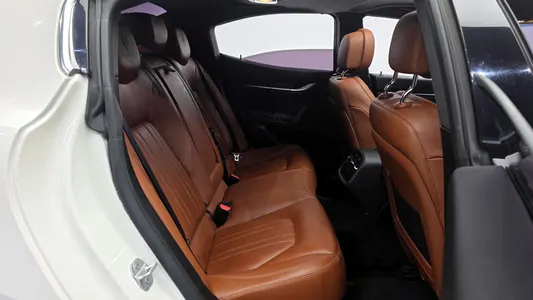 Maserati 기블리 3.0 2015 12