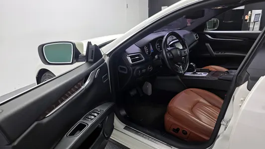 Maserati 기블리 3.0 2015 10