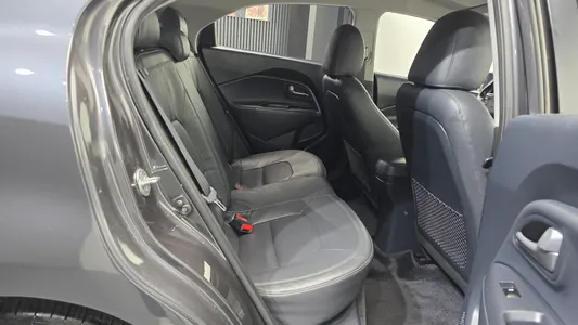 Kia 프라이드 5DR 1.4 MPI 2016 12