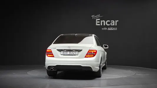 Mercedes-Benz C-Class W204 C200 CGI 2012 4