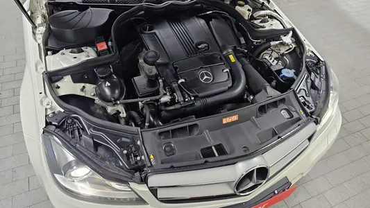 Mercedes-Benz C-Class W204 C200 CGI 2012 6