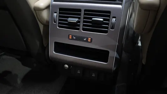 Land Rover 2 3.0 SDV6 HSE 2018 19