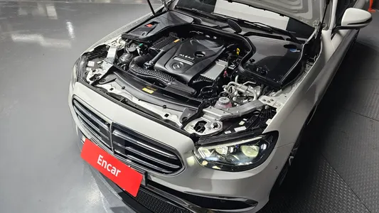 Mercedes-Benz E-Class W213 E300e 4MATIC 2022 6