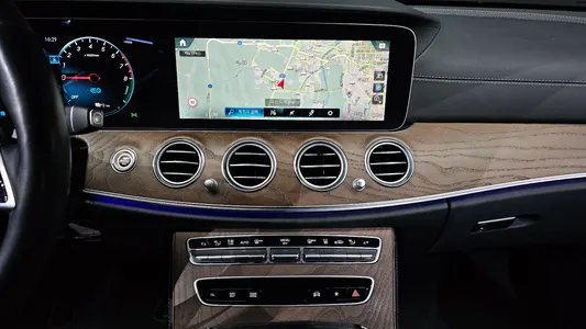 Mercedes-Benz E-Class W213 E300e 4MATIC 2022 14