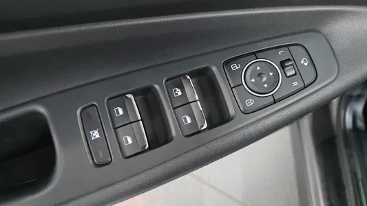 Hyundai TM 2.0 2WD 2018 12