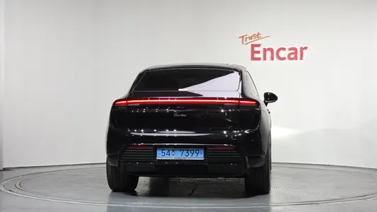 Porsche EV 2025 4
