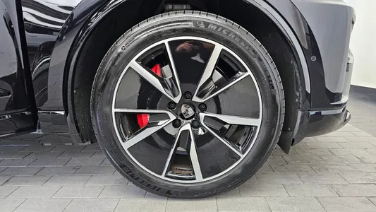 Porsche EV 2025 5