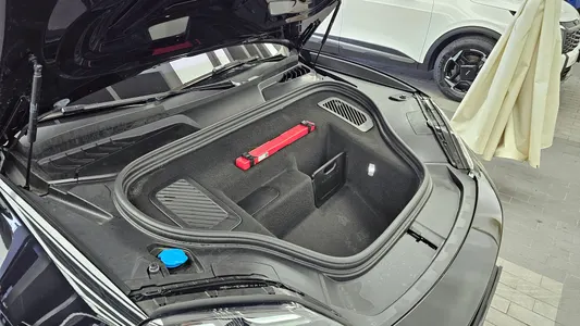 Porsche EV 2025 6