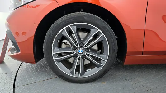 BMW 1 Series (F40) 118d 2021 5