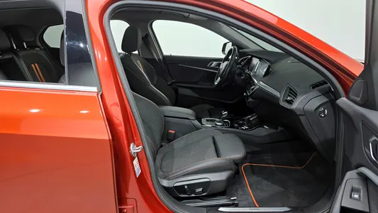 BMW 1 Series (F40) 118d 2021 11