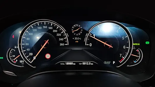 BMW 5 Series (G30) 520i 2018 7