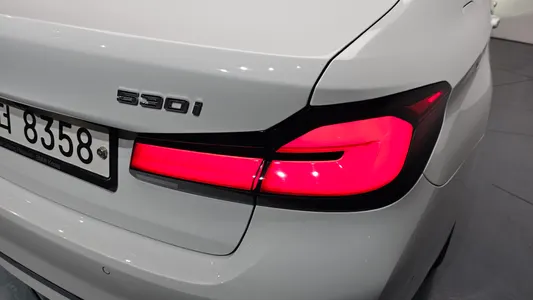 BMW 5 Series (G30) 520i 2018 23