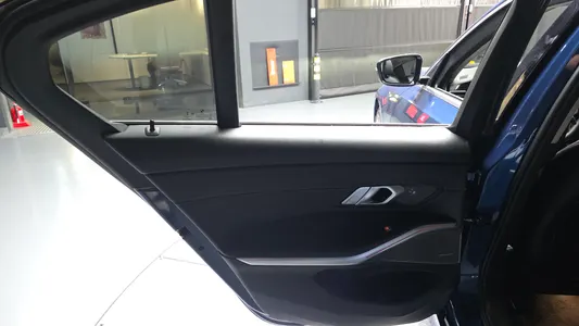 BMW 3 Series (G20) 320i 2021 25