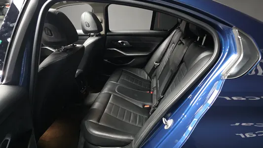 BMW 3 Series (G20) 320i 2021 26